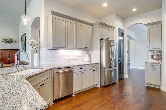 3009 Nob Hill Drive, Burleson, TX 76028