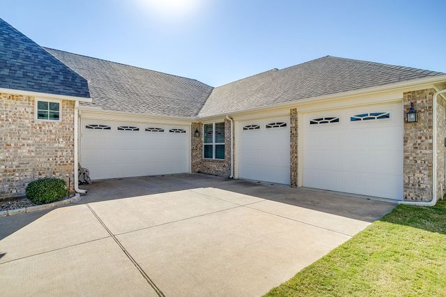 3009 Nob Hill Drive, Burleson, TX 76028