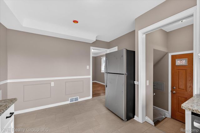 11214 Mae Avenue, Warren, MI 48089