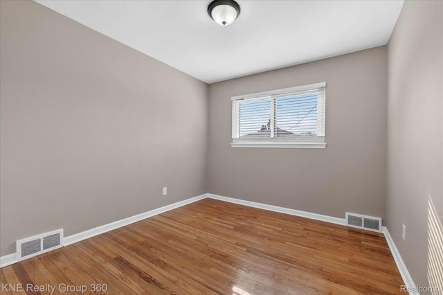 11214 Mae Avenue, Warren, MI 48089
