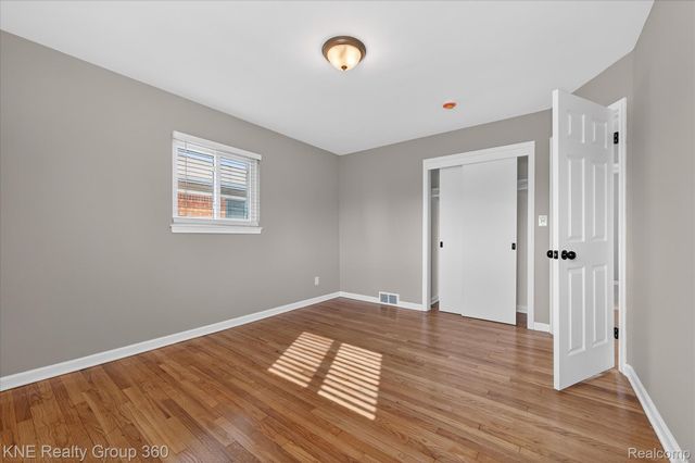 11214 Mae Avenue, Warren, MI 48089