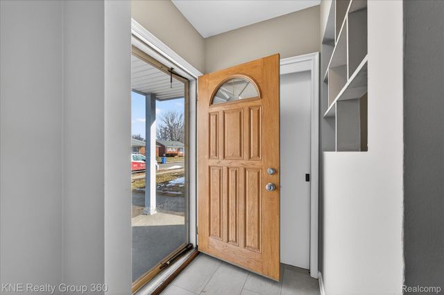 11214 Mae Avenue, Warren, MI 48089