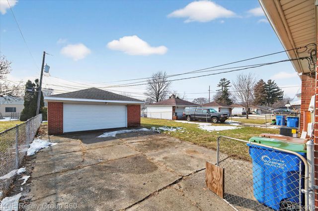 11214 Mae Avenue, Warren, MI 48089