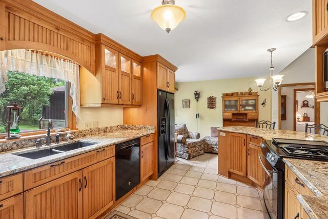 W322N6797 Wildwood Point ROAD, Hartland, WI 53029