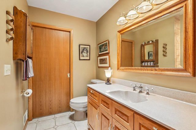 W322N6797 Wildwood Point ROAD, Hartland, WI 53029