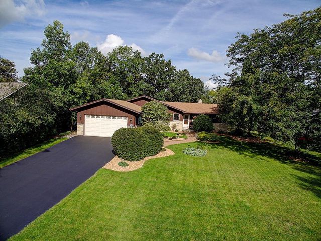 W322N6797 Wildwood Point ROAD, Hartland, WI 53029