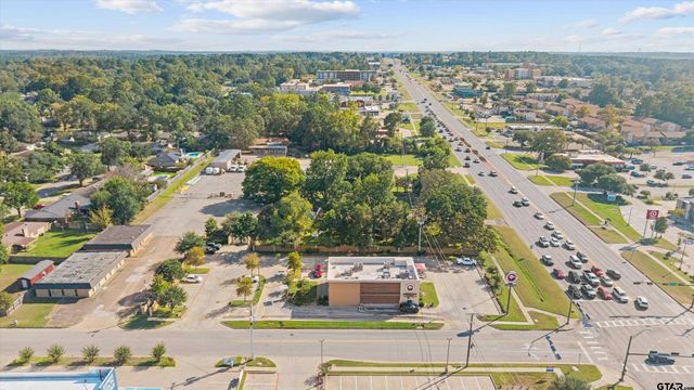 6920 S Broadway Ave., Tyler, TX 75703