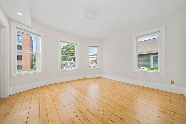 98 Boylston St 2, Brookline, MA 02445