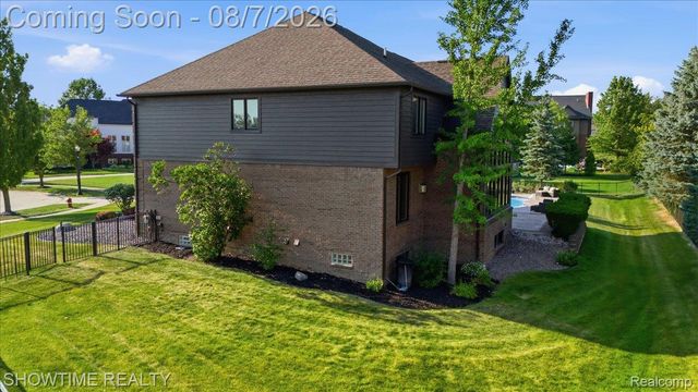56440 Ashbrooke Drive E, Shelby Charter Township, MI 48316