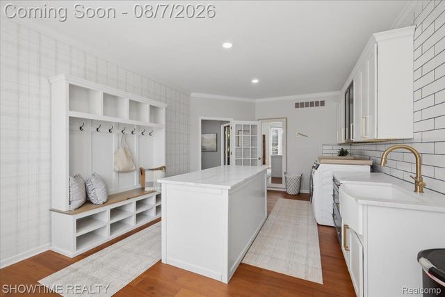 56440 Ashbrooke Drive E, Shelby Charter Township, MI 48316