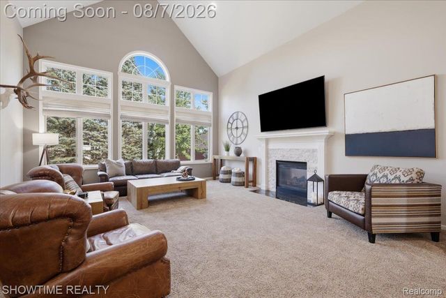 56440 Ashbrooke Drive E, Shelby Charter Township, MI 48316