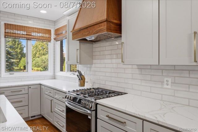 56440 Ashbrooke Drive E, Shelby Charter Township, MI 48316