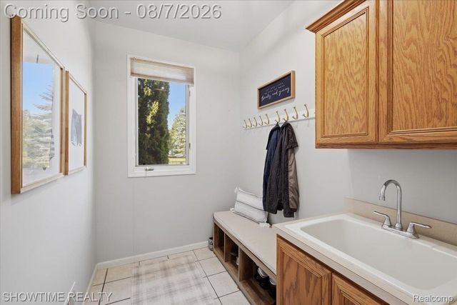 56440 Ashbrooke Drive E, Shelby Charter Township, MI 48316