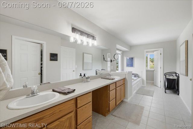 56440 Ashbrooke Drive E, Shelby Charter Township, MI 48316