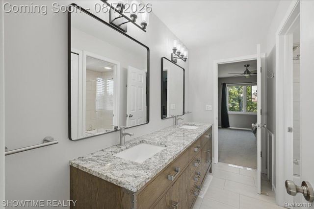 56440 Ashbrooke Drive E, Shelby Charter Township, MI 48316