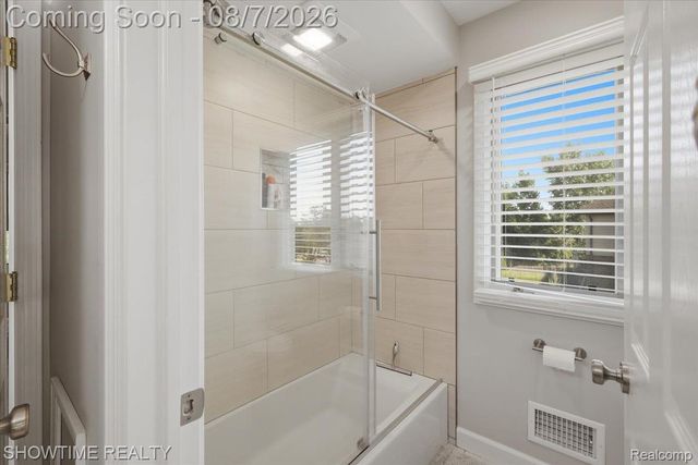 56440 Ashbrooke Drive E, Shelby Charter Township, MI 48316
