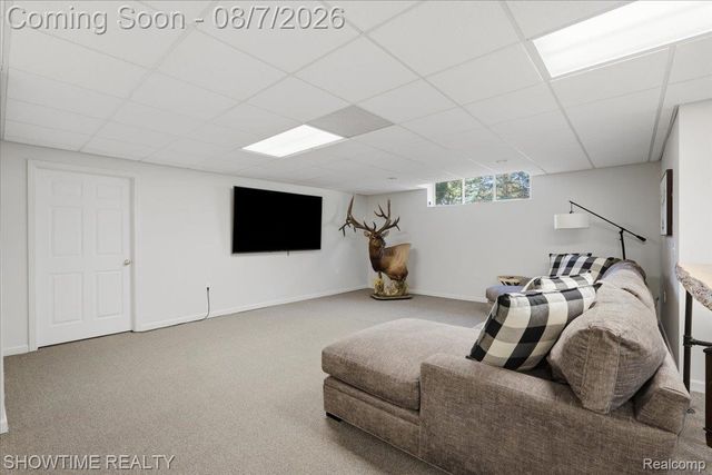 56440 Ashbrooke Drive E, Shelby Charter Township, MI 48316