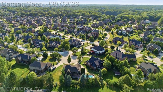 56440 Ashbrooke Drive E, Shelby Charter Township, MI 48316