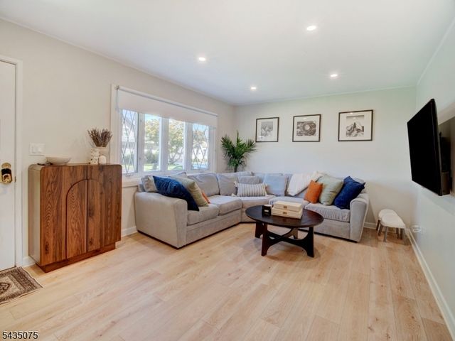 513 Quinton Ave, Kenilworth Boro, NJ 07033