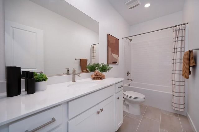 8183 Lavigne Cir, Elk Grove, CA 95757