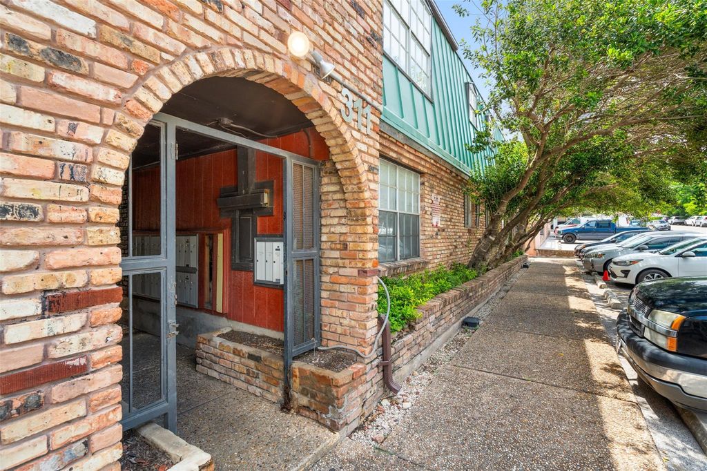 311 E 31st ST 303A, Austin, TX 78705