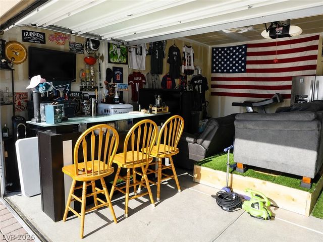 6968 Wildhorse Creek Street, North Las Vegas, NV 89086