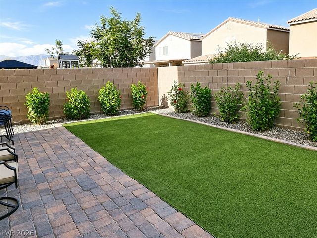 6968 Wildhorse Creek Street, North Las Vegas, NV 89086