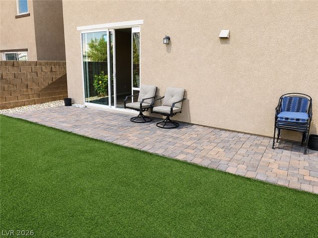 6968 Wildhorse Creek Street, North Las Vegas, NV 89086