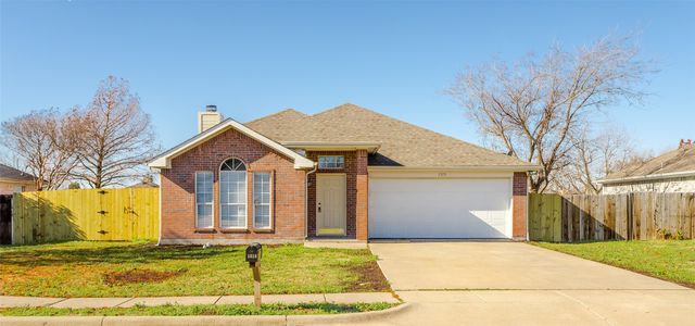 1313 Indian Wells Trail, Midlothian, TX 76065