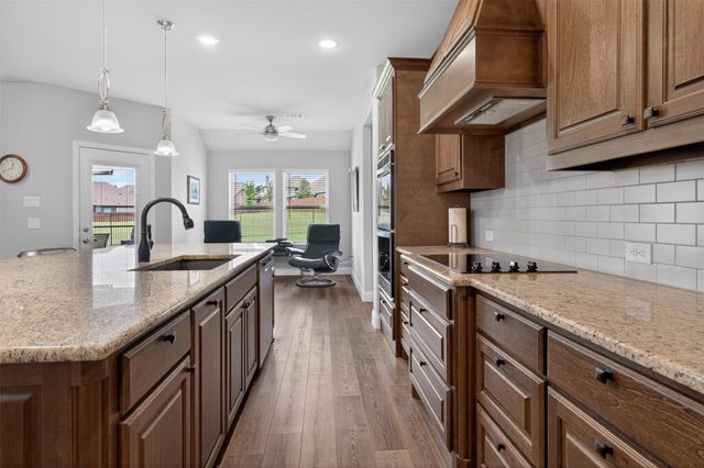 2504 Pinyon Hills Court, Burleson, TX 76028