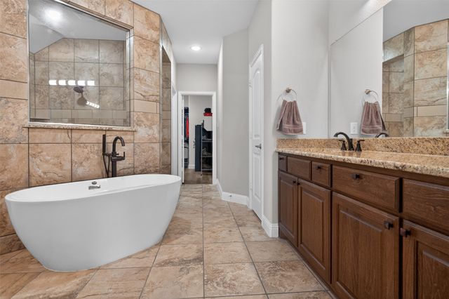 2504 Pinyon Hills Court, Burleson, TX 76028
