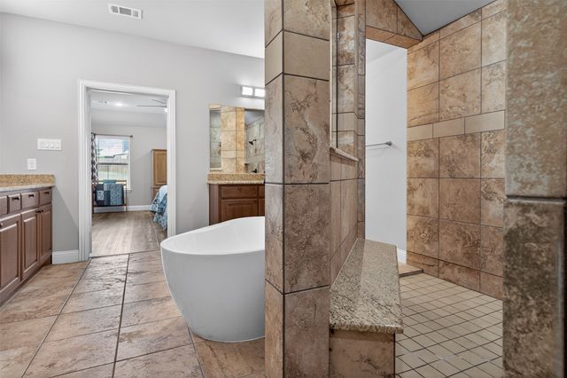 2504 Pinyon Hills Court, Burleson, TX 76028