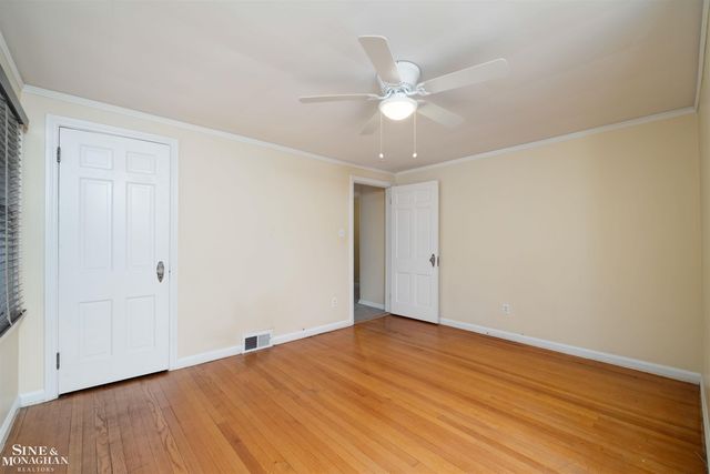 47 Cranford Lane, Grosse Pointe, MI 48230