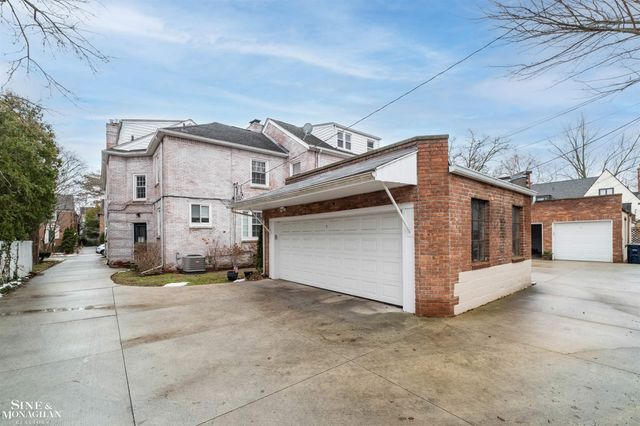 47 Cranford Lane, Grosse Pointe, MI 48230