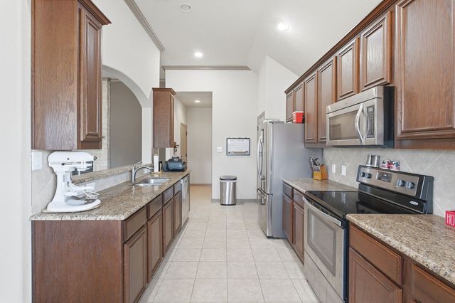 4916 Lakepark Drive, Sanger, TX 76266
