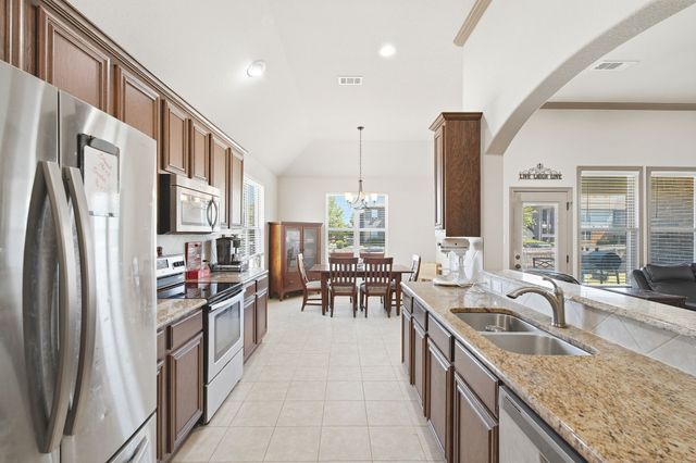 4916 Lakepark Drive, Sanger, TX 76266