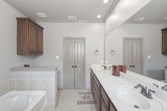 4916 Lakepark Drive, Sanger, TX 76266