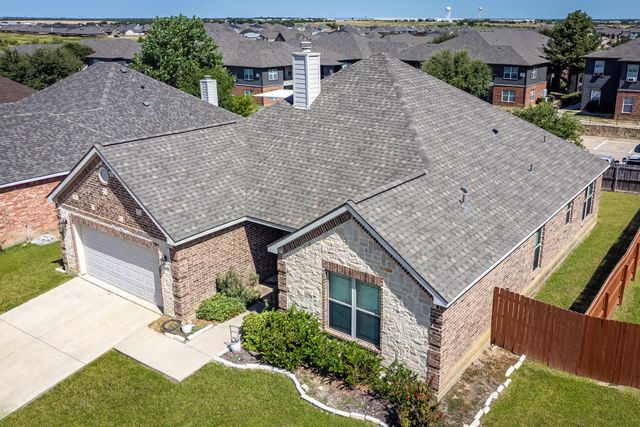 4916 Lakepark Drive, Sanger, TX 76266