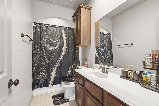 4916 Lakepark Drive, Sanger, TX 76266