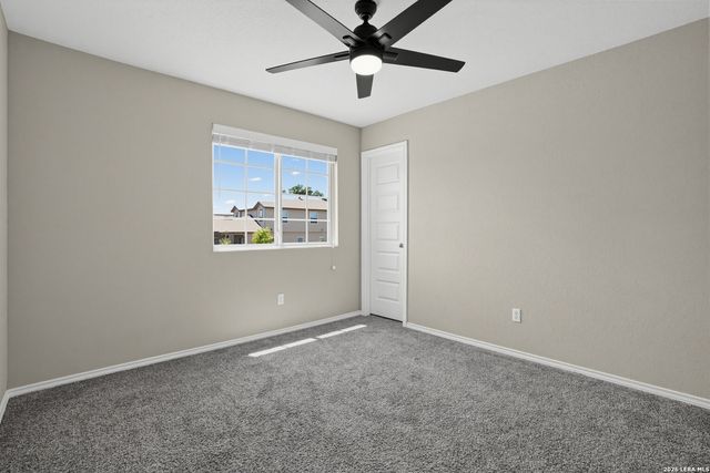 5502 DANIEL WAY, St Hedwig, TX 78152