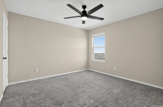 5502 DANIEL WAY, St Hedwig, TX 78152