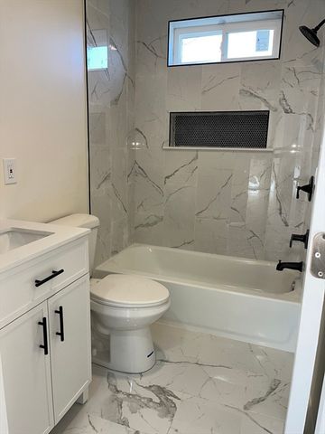 136 Houston St, Providence, RI 02905