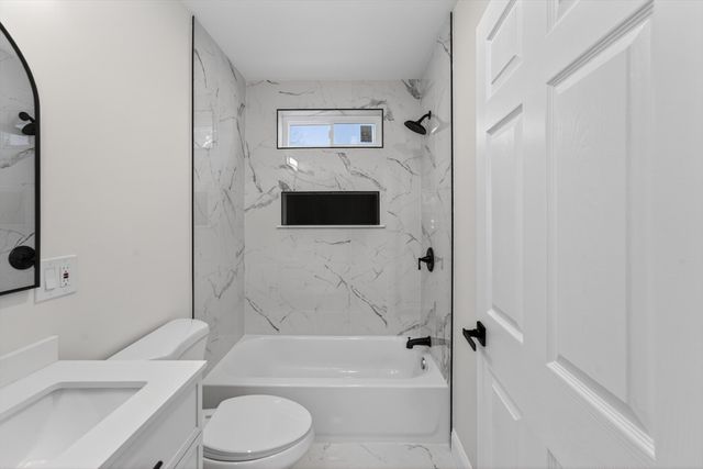 136 Houston St, Providence, RI 02905