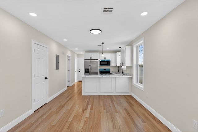 136 Houston St, Providence, RI 02905