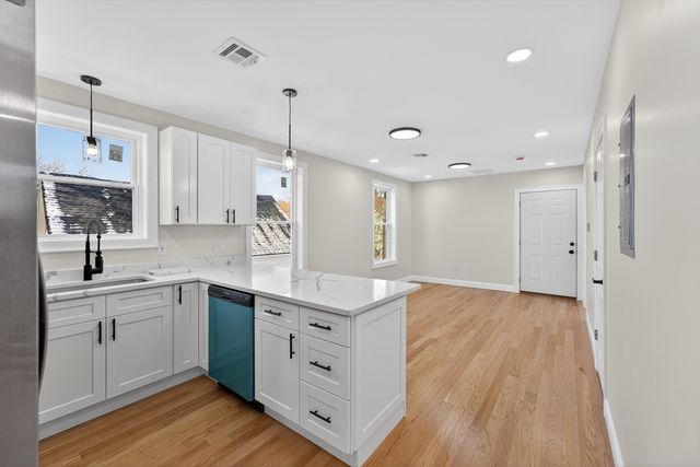 136 Houston St, Providence, RI 02905