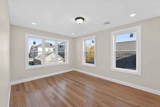 136 Houston St, Providence, RI 02905