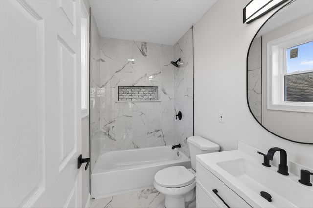 136 Houston St, Providence, RI 02905