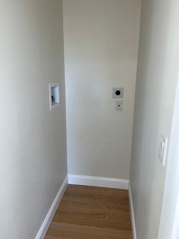 136 Houston St, Providence, RI 02905