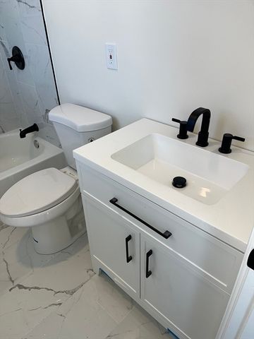 136 Houston St, Providence, RI 02905