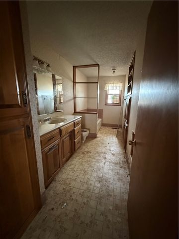 618 Elm Springs Road, Springdale, AR 72762